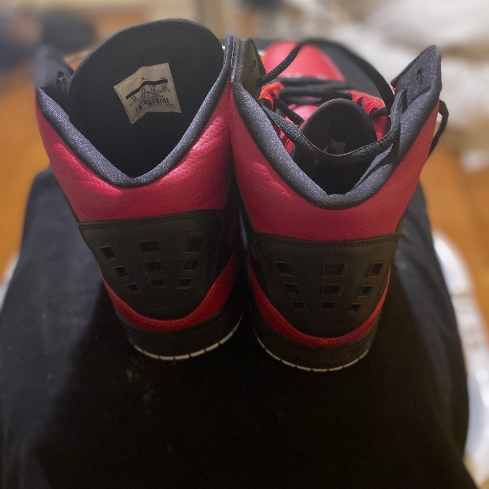 Used size 12 Jordan shoes flight 1 Gym shoes